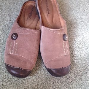 Women's suede natural soul by Naturalizer mules